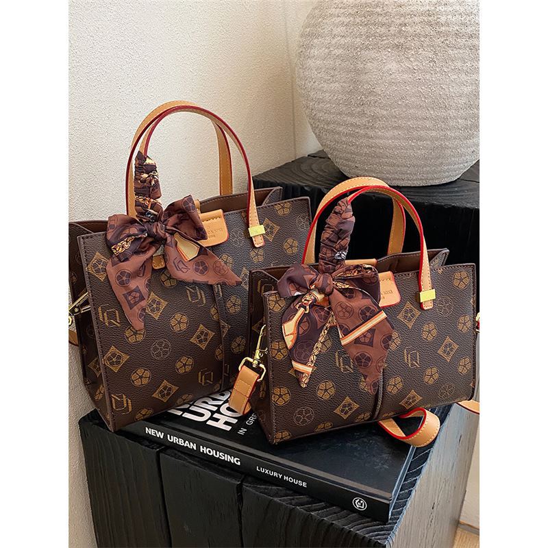 Generic Bags 2025 New Large-Capacity Tote Bag Versatile Commuter Bag ...