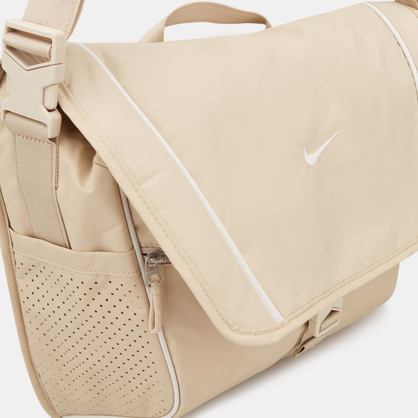 nike sportswear essentials messenger bag
