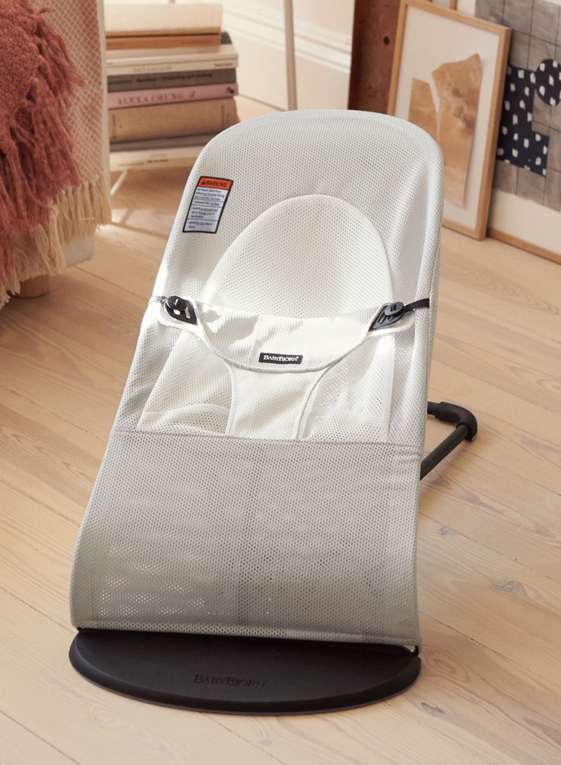BABYBJORN - Bouncer Balance Soft Grey And White - Image 1
