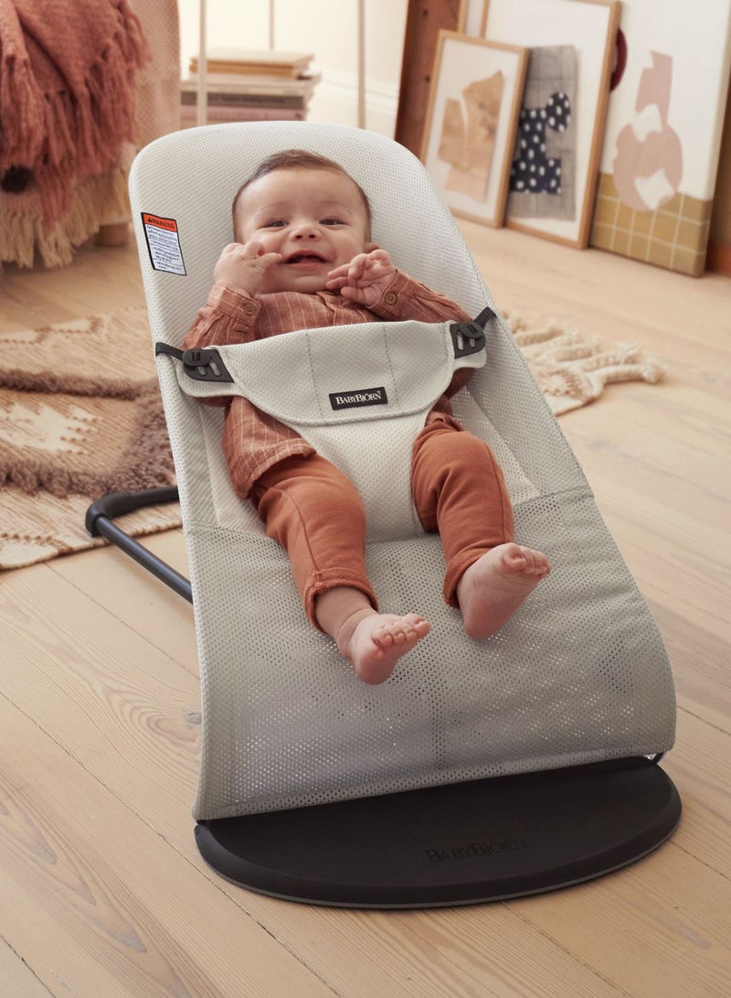 BABYBJORN - Bouncer Balance Soft Grey And White - Image 1