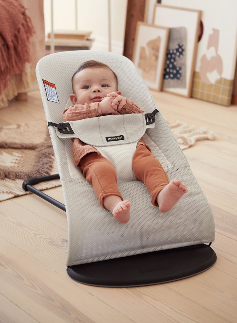 BABYBJORN - Bouncer Balance Soft Grey And White - Image 1