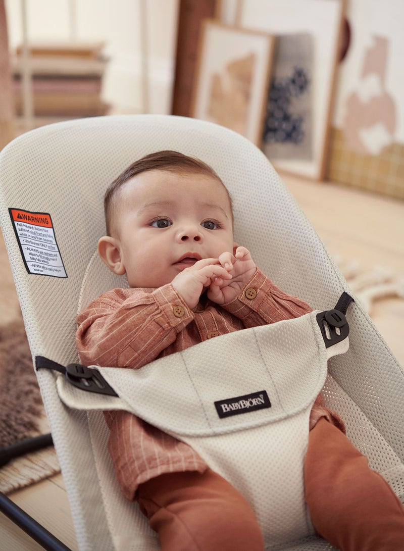 BABYBJORN - Bouncer Balance Soft Grey And White - Image 1