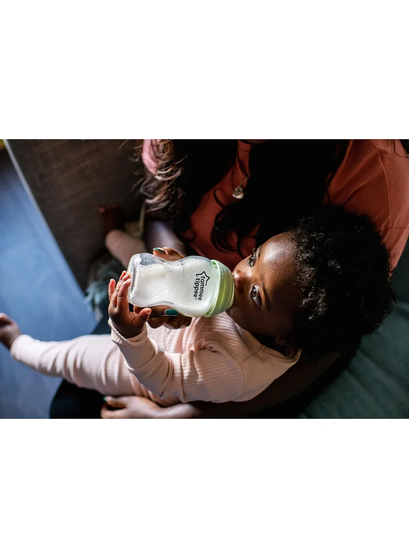 tommee tippee Baby Bottles, Natural Start Glass Anti-Colic Baby Bottle with Slow Flow Breast-Like Teat, 250ml, 0m+, Self-Sterilising, Baby Feeding Essentials, Pack of 1