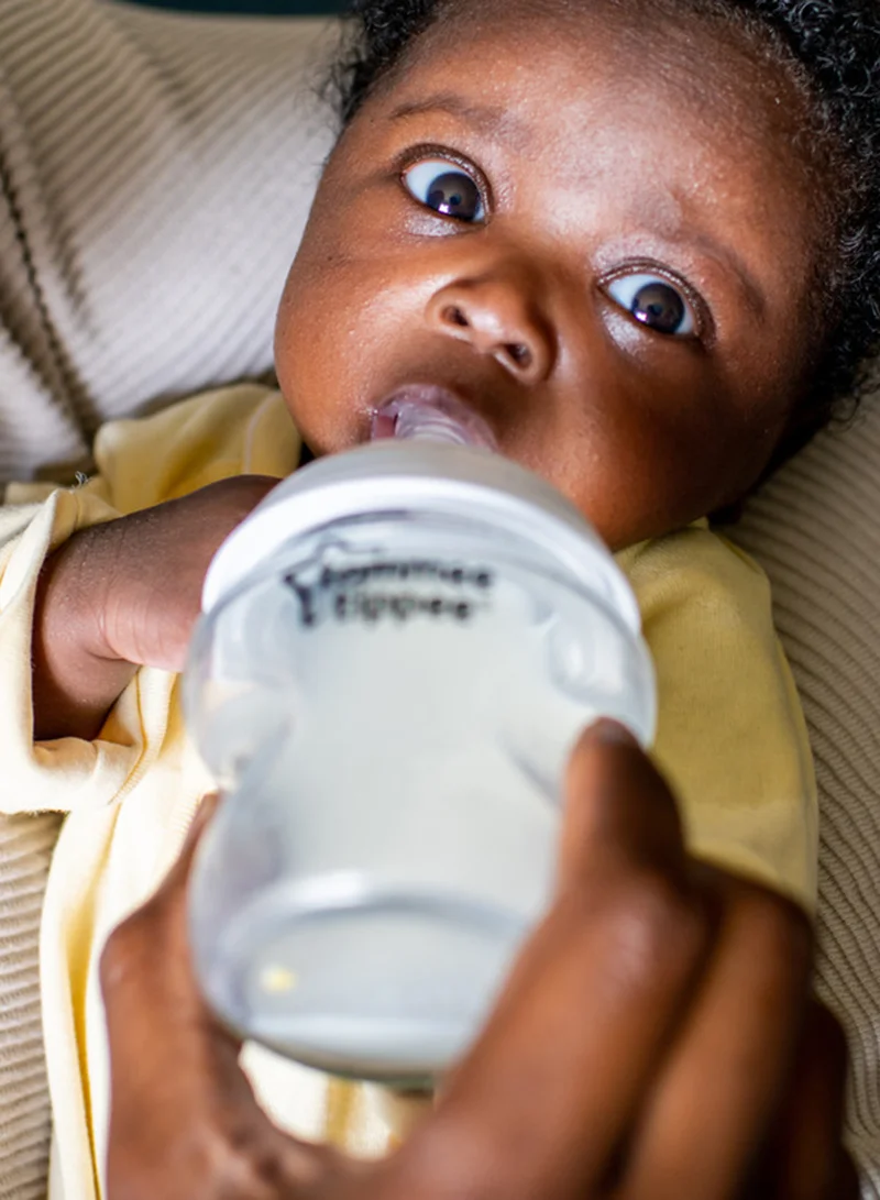 tommee tippee Pack Of 1 Closer To Nature Baby Bottle, Anti-Colic Valve For 0 Months+ 260 ml, Clear