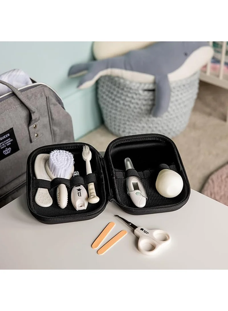 tommee tippee Baby Healthcare and Grooming Kit, 9x Essential Newborn Care Items for Home and Travel, Wipe-Clean and Waterproof Travel Case