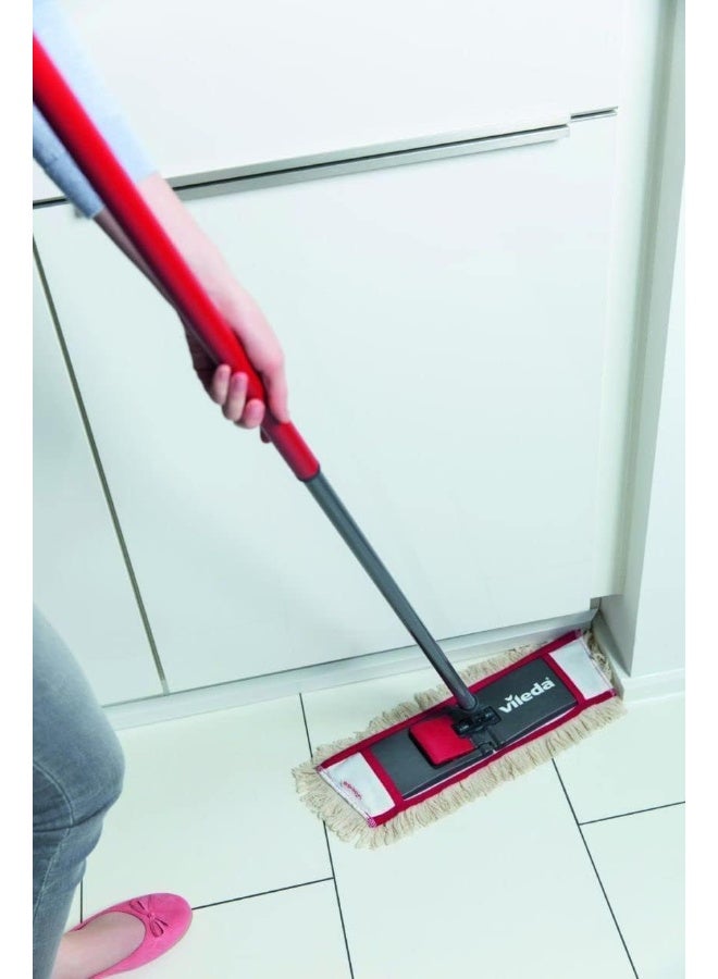 Vileda - ActiveMax Lavatutto Micro & Cotton Flat Mop, Trapezoid-shaped, Telescopic handle, High absorbency Red - Image 1