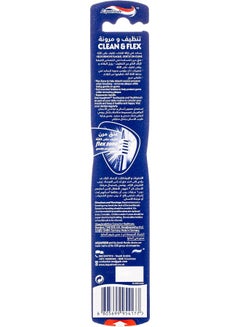 Aquafresh Clean And Flex Medium Toothbrush Multicolor  - Image 2