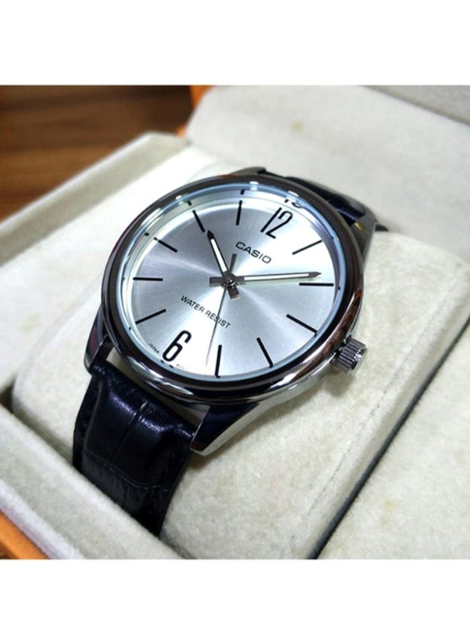 CASIO Men's Leather Analog Watch MTP-V005L-7BUDF - 40 mm - Black - Image 4
