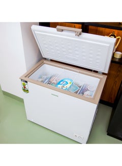 GEEPAS 250L Chest Freezer Adjustable Thermostat -18°C Frozen Temperature | 1pc Food Basket | Compressor Switch off function , 100% HCF & FCKW Free | 125W, High efficiency Monolithic Foaming| LED Light with Lock & Key 250 L GCF2506WAH White  - Image 5