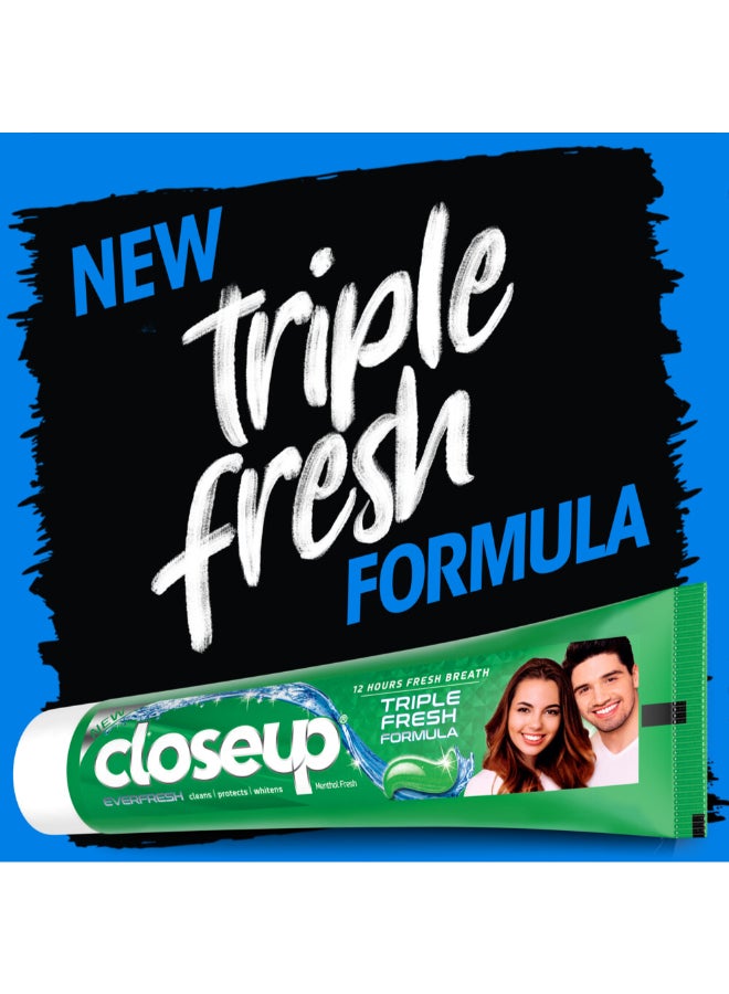 Closeup - Triple Fresh Gel Toothpaste Menthol Fresh Green 120ml - Image 1