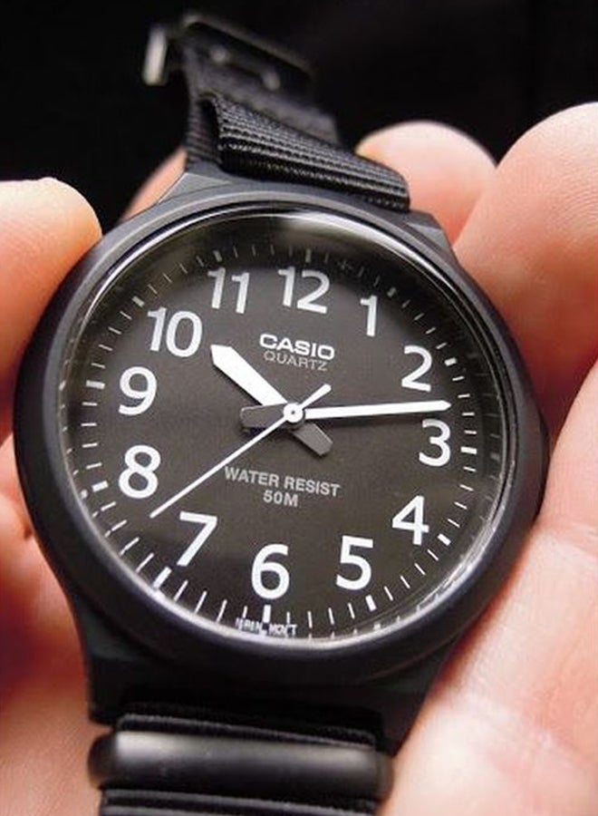 كاسيو ساعة يد بعقارب وسوار من الراتينج طراز MW240-1BV للرجال - Image 5