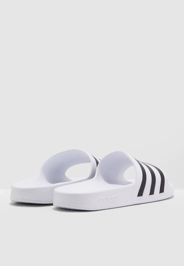 اديداس شبشب أديليت أكوا مصنوع من مادة أسيتات إيثيلين فاينيل أبيض/ أسود - Image 3