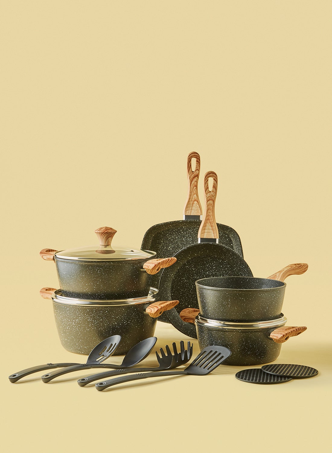15-Piece 15 Piece Aluminum Cookware Set, Non-Stick Surface with Wood Finish Handles and Tempered Glass Lids, PFOA free, Includes 1x24cm Frypan, 1x28cm Grill pan, 1x20cm Saucepan, 1x20cm Casserole With Lid, 1x24cm Casserole With Lid, 1x26cm Casserole With Lid, 4x Nylon Kitchen Tools, 2x Silicon Heat Resistant Mats, Black Black
