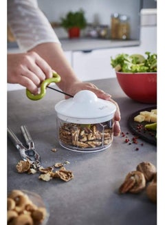 تيفال TEFAL مفرمة طعام يدوية | مفرمة 5 ثوانٍ 500 مل | سريعة وسهلة الاستخدام | شفرات فولاذ مقاوم للصدأ | آمنة | نتائج متعددة الاستخدامات | أبيض / ليمون غامق | ضمان لمدة سنتين | K1330404 أخضر/ أبيض/شفاف 500ملليلتر  - Image 5