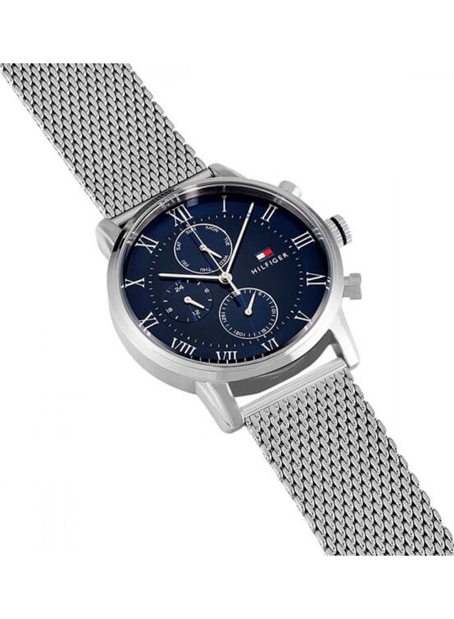 تومي هيلفيغر ساعة يد دائرية الشكل بعقارب وسوار من الستانلس ستيل مقاس 44 مم - لون فضي - طراز 1791398 للرجال - Image 5