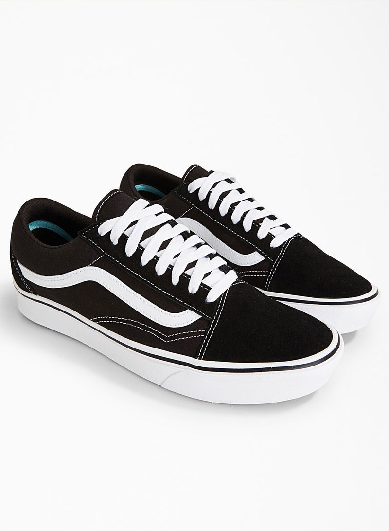 فانز سنيكرز UA كومفي كوش أولد سكول أسود كلاسيكي/أبيض ناصع - Image 2