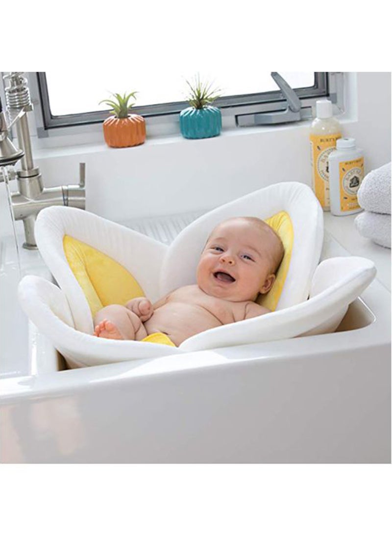 SAPU - Comfortable Baby Bath Seat Flower Shaped (4 Petal) Bathtub - Ideal For 0 To 6 Month Baby - Fits In All Sinks - Image 1
