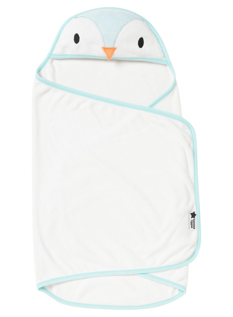 tommee tippee - Splashtime Newborn Swaddle Dry Towel 0-6m, Penny the Penguin Blue - Image 1