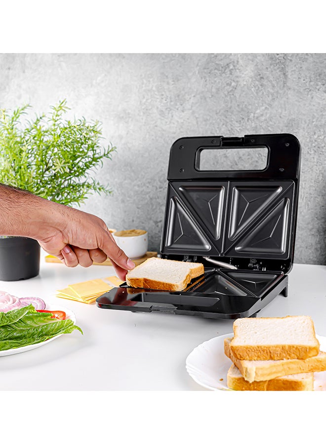 Sandwich Toaster/Toastie Maker With Deep Fill Non-Stick Hot Plates – 4-Slice Electric Grill Press Perfect For Toasted Cheese Snacks 750 W OMSM2404 Black
