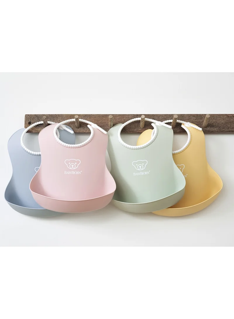 بيبي جورن Pack Of 2 Plastic Bibs For Baby Green And Pink