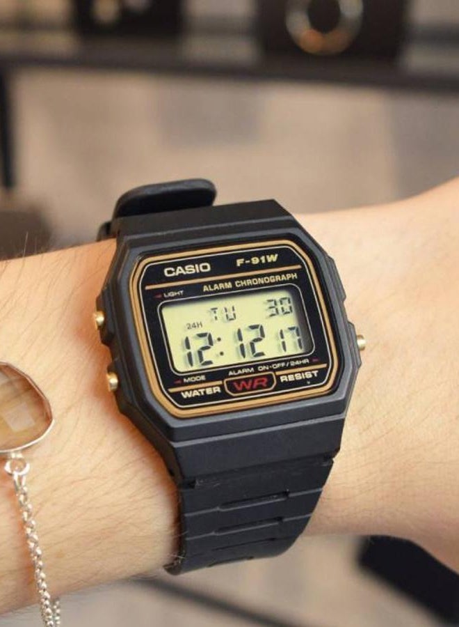 كاسيو ساعة يد رقمية بسوار من الراتينج طراز F-91WG-9QDF مقاس 38 مم - لون أسود للرجال - Image 3