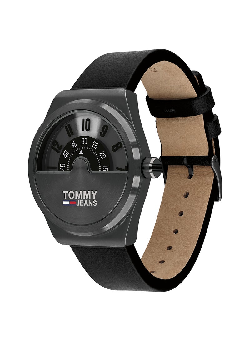 تومي هيلفيغر ساعة يد بعقارب وسوار من الجلد طراز 1791773 للرجال - Image 4