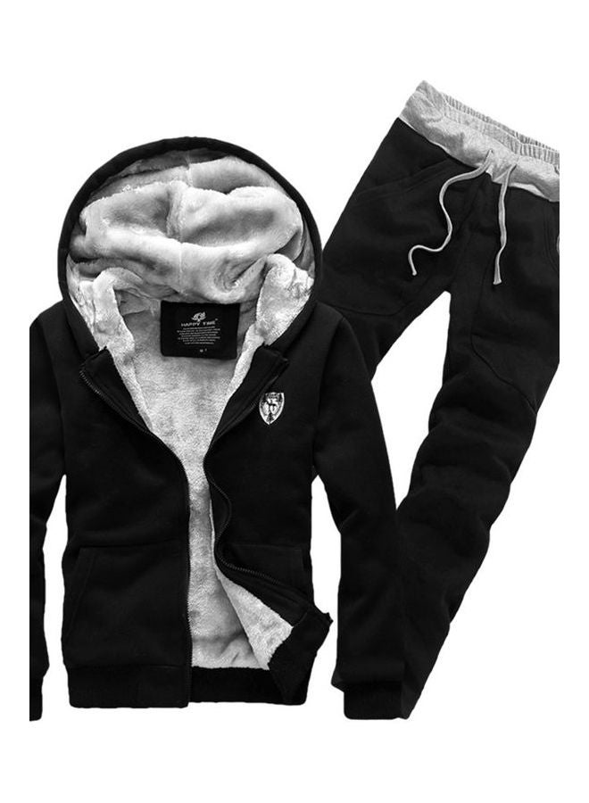 طَقم ملابس كاجوال فضفاضة مكون من سترة شتوية وسميكة مع بلوزة كارديجان وبنطال برباط أسود - Image 1