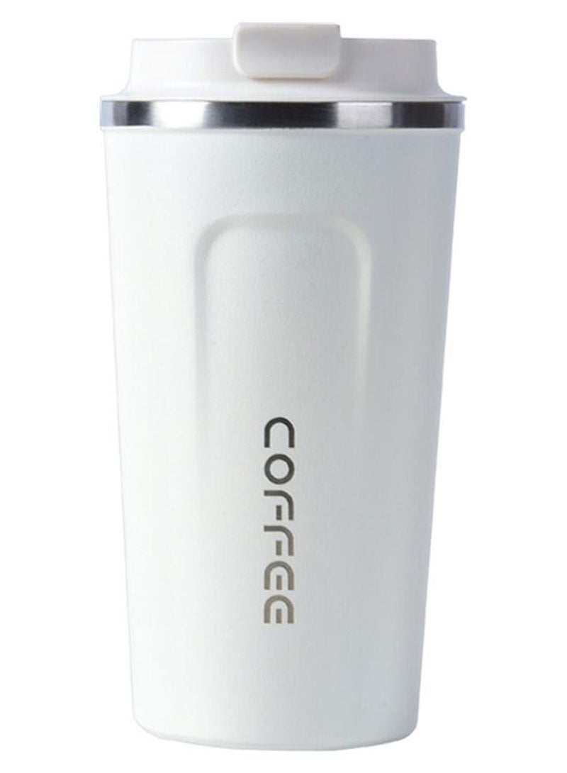 مج قهوة حراري معزول أبيض