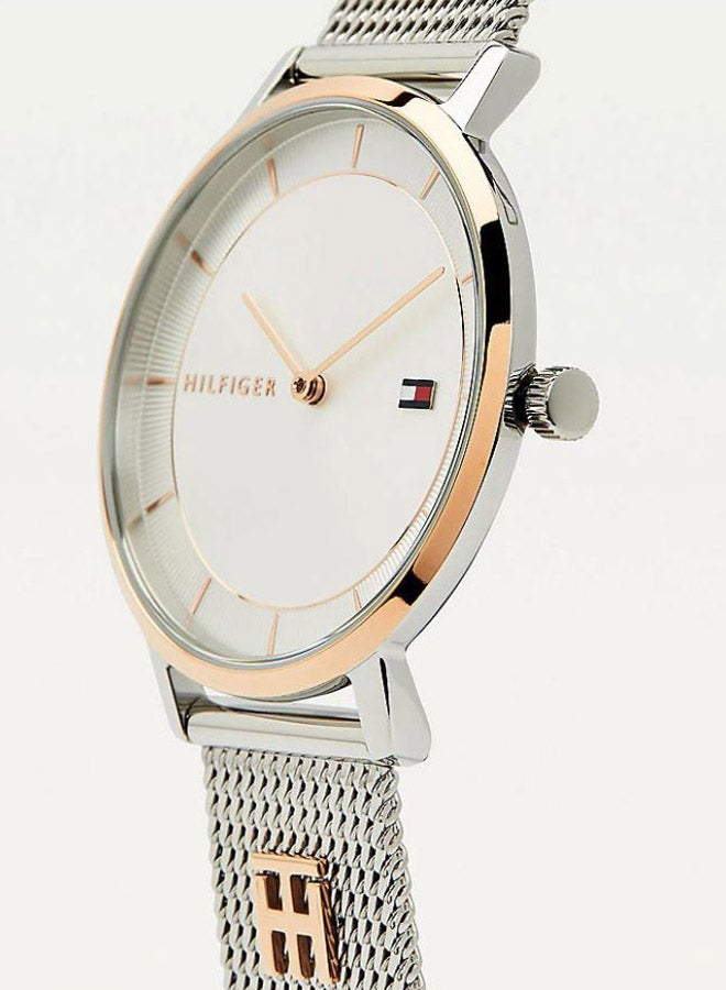 تومي هيلفيغر ساعة يد بعقارب بسوار من الستانلس ستيل طراز 1782288 للنساء - Image 5