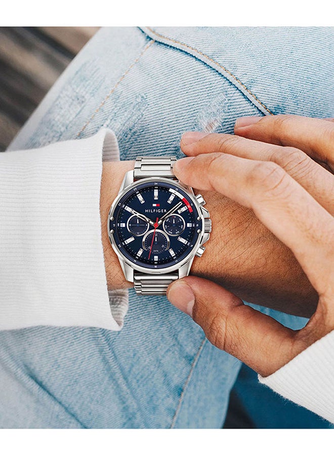 تومي هيلفيغر ساعة يد ماسون دائرية الشكل بعقارب وسوار من الستانلس ستيل مقاس 45 مم - لون فضي - 1791788 للرجال - Image 4