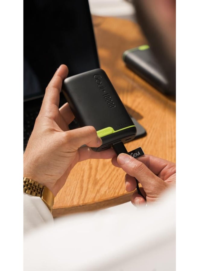 جوي - بنك الطاقة كيقو 10,000mAh شاحن محمول – شحن متعدد للأجهزة مثل الهواتف الذكية، الأجهزة اللوحية، أجهزة الألعاب، البلوتوث والمزيد – تصميم مدمج وسهل الحمل يوفر طاقة فورية لشحن أجهزتك في أي وقت وأي مكان 10000 mAh أسود - Image 1
