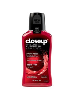 Closeup Red Hot Antibacterial Mouthwash Red 300ml  - Image 1