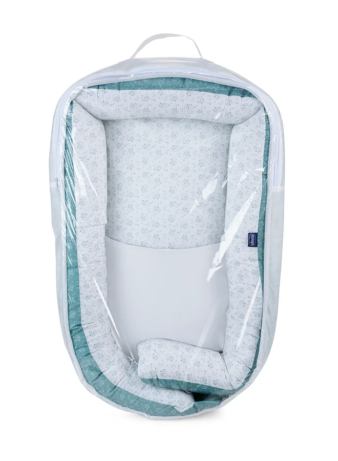 شيكو فراش مامي بود بتصميم صغير وحواف لسرير الأطفال