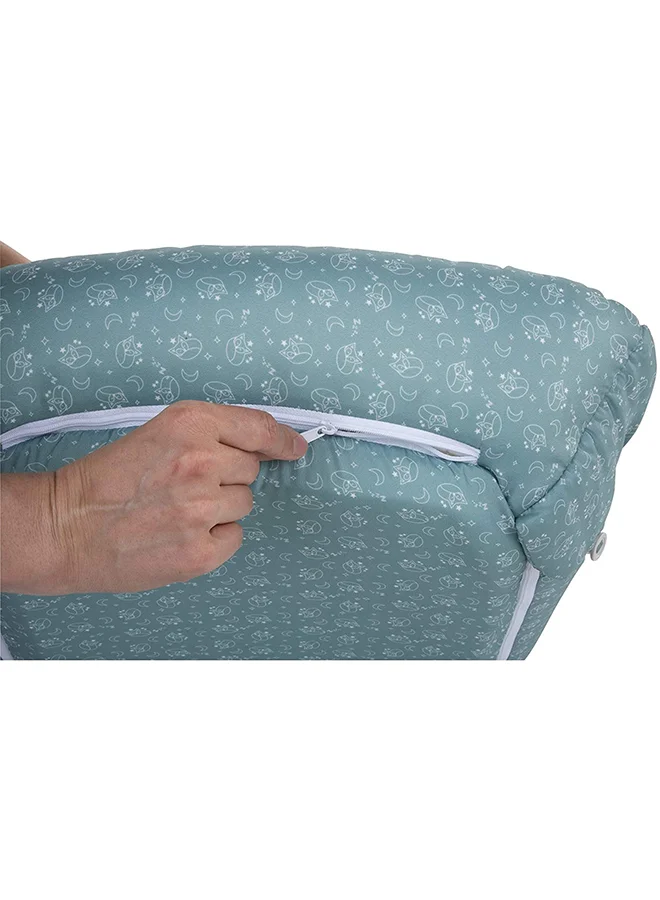 شيكو فراش مامي بود بتصميم صغير وحواف لسرير الأطفال