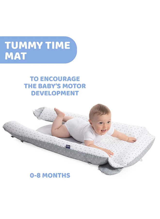 شيكو فراش مامي بود بتصميم صغير وحواف لسرير الأطفال