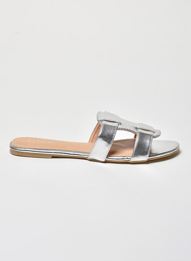 Shiny Cut-Out Detail Strap Flat Sandals Silver - pnsku/N47997068V/45/_/1734590056/4d4abb70-8c99-4d9f-b8ea-e8d45bc1389d