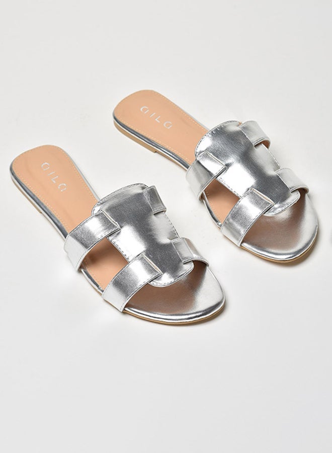 Shiny Cut-Out Detail Strap Flat Sandals Silver - pnsku/N47997068V/45/_/1734590069/75ebb738-cceb-43e6-9635-4553cb6adae2