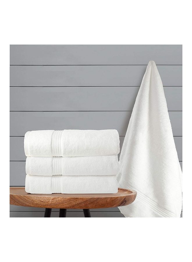 بليس كاسا طقم مناشف حمام مكون من 4 قطع مصنوع من القطن الممشط بنسبة 100% وبكثافة 600 غرام لكل متر مربع وبجودة عالية وفائقة الامتصاص بجودة فندقية للاستحمام والمنتجع الصحي أبيض 70x140سم - Image 5