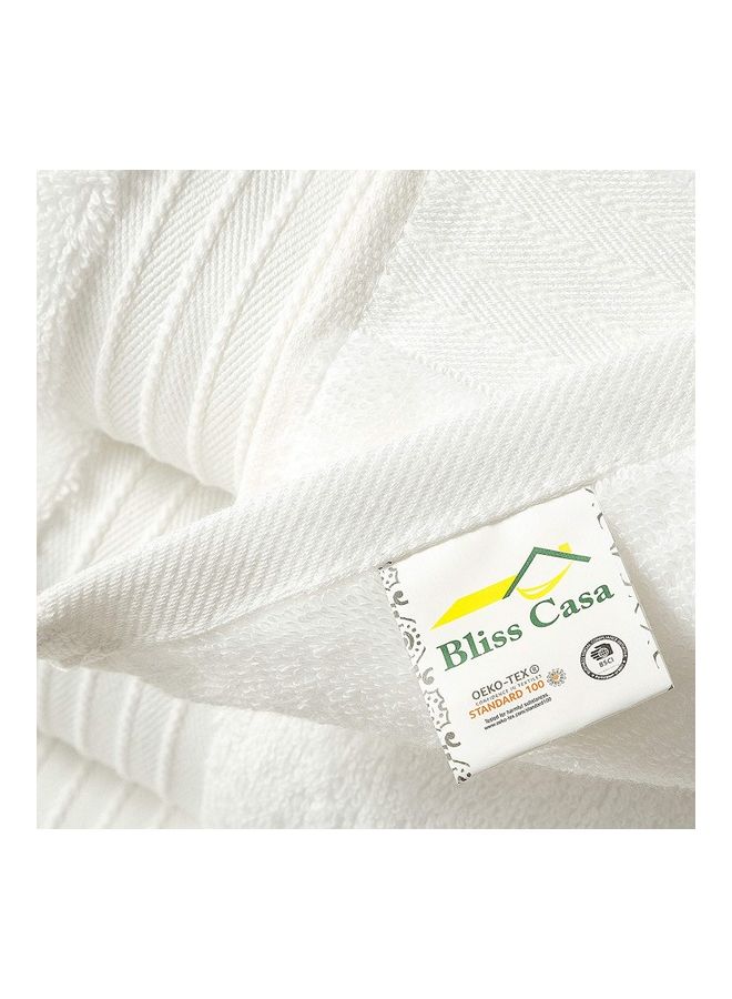 طقم مناشف حمام مكون من 4 قطع مصنوع من القطن الممشط بنسبة 100% وبكثافة 600 غرام لكل متر مربع وبجودة عالية وفائقة الامتصاص بجودة فندقية للاستحمام والمنتجع الصحي أبيض 70x140سم