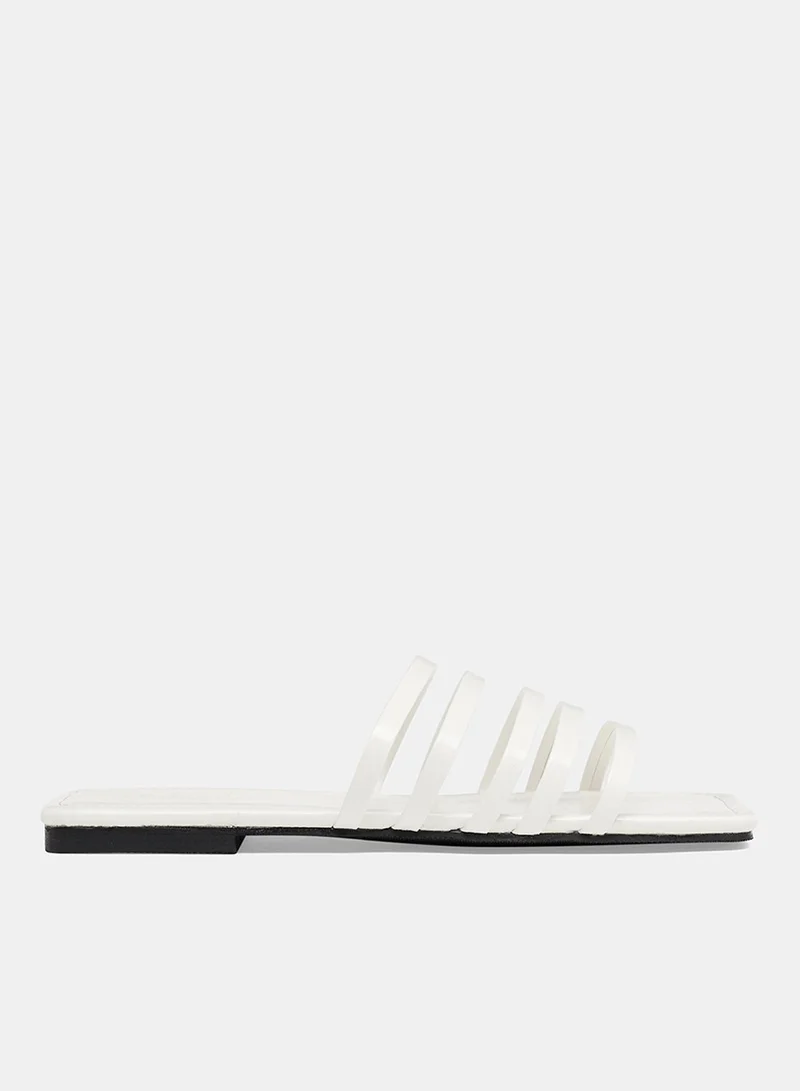 لايبل ريل Casual PU Flat Sandals White