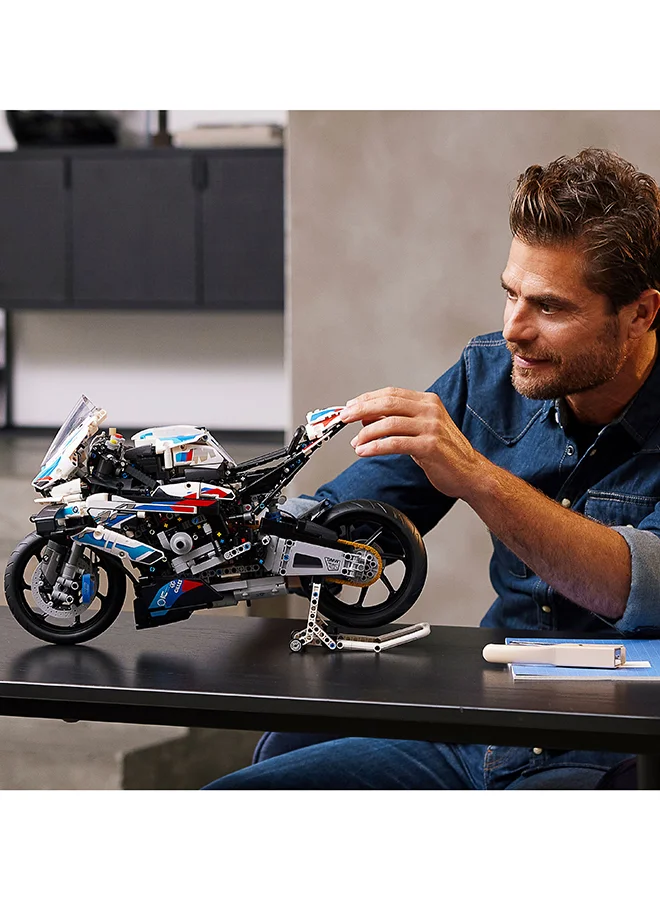 LEGO Technic BMW M 1000 RR 42130
