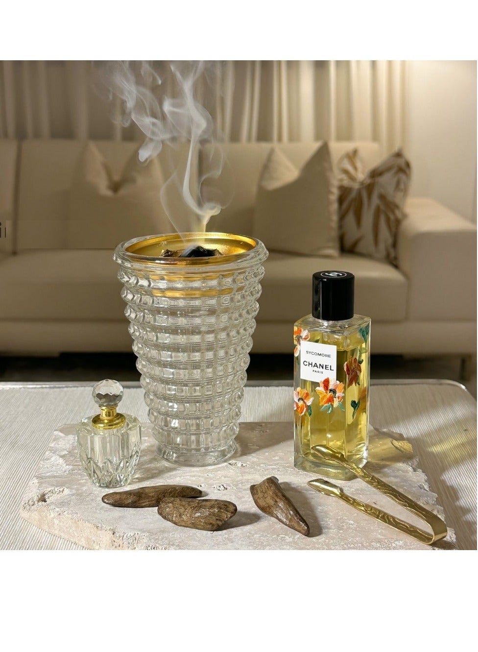 Crystal Finished Madkhan Bakhoor with Incense Burner Clear 15cm - https://f.nooncdn.com/p/pnsku/N52324551A/45/_/1703080907/0d9127cf-6c09-42ba-9190-a56dc688dac3.jpg?width=original