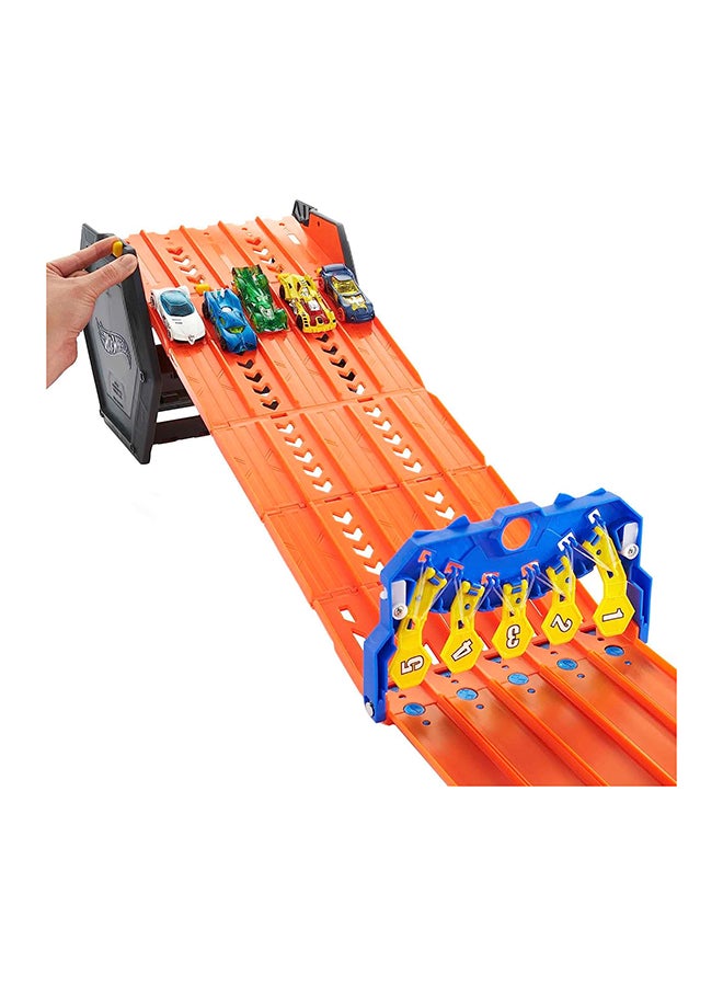 هوت ويلز يتم فتح دلو تخزين مجموعة مسارات السباق القابلة للطي في مضمار سباق مكون من 5 حارات للعب متعدد السيارات - Image 5