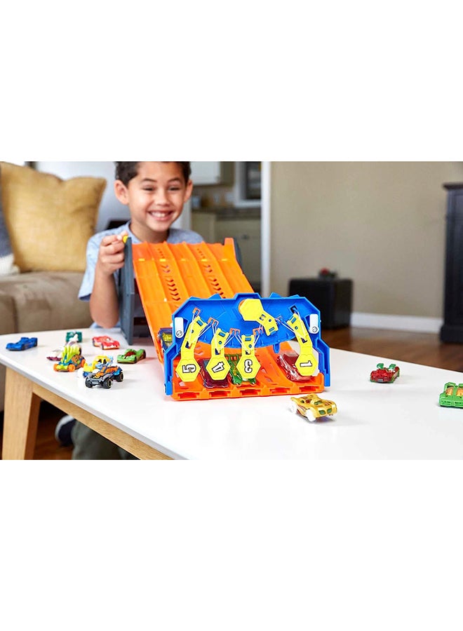 هوت ويلز يتم فتح دلو تخزين مجموعة مسارات السباق القابلة للطي في مضمار سباق مكون من 5 حارات للعب متعدد السيارات - Image 2