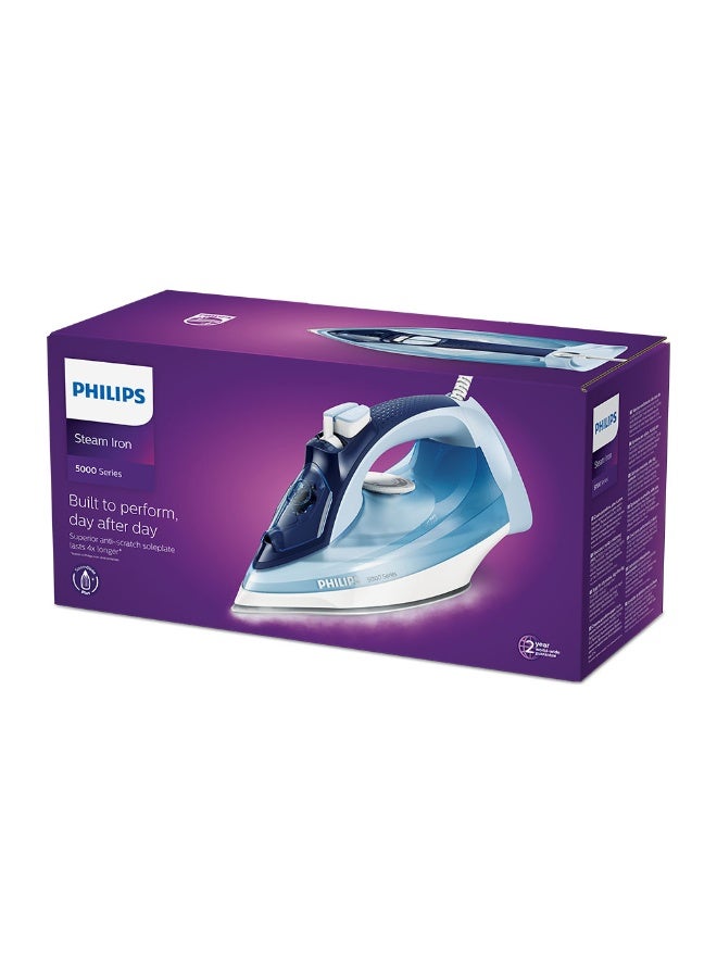 فيليبس جهاز كي بالبخار سلسلة 5000 - قوة تدفق البخار 180 جرام، قاعدة - SteamGlide Plus 320 ml 2400 W DST5020/26 أزرق/ أبيض - Image 4
