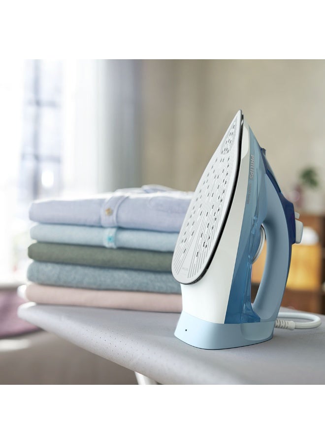 فيليبس جهاز كي بالبخار سلسلة 5000 - قوة تدفق البخار 180 جرام، قاعدة - SteamGlide Plus 320 ml 2400 W DST5020/26 أزرق/ أبيض - Image 5