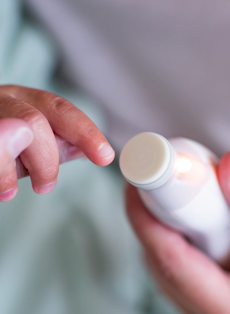 تومي تيبي ماكينة تشذيب أظافر الأطفال والرضع الكهربائية لمدة 0 أشهر فما فوق، باللون الأبيض - Image 3