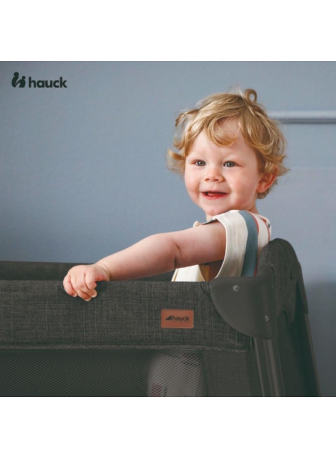 hauck - Play And Relax Center Travel Cot, Melange Charcoalfast Folding And Compact, With Changing Mat And Travel Bag, 120Cm X 60Cm, From Birth 15Kg - Image 1