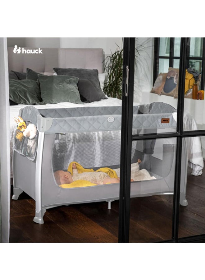hauck - Travel Cots Play N Relax Center Foldable, Wheeled, Newborn Attachment, Changing Top, Side Pocket, Easy To Fold, Tilt - Resistant Design , Modern Style, For Babies Up To 15 Kg - Grey - Image 1