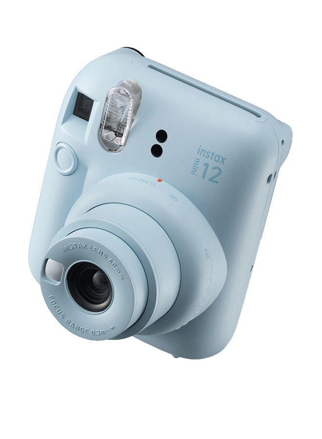 فوجي فيلم - صندوق هدايا كاميرا INSTAX Mini 12 للأفلام الفورية باللون الأزرق الفاتح - Image 1